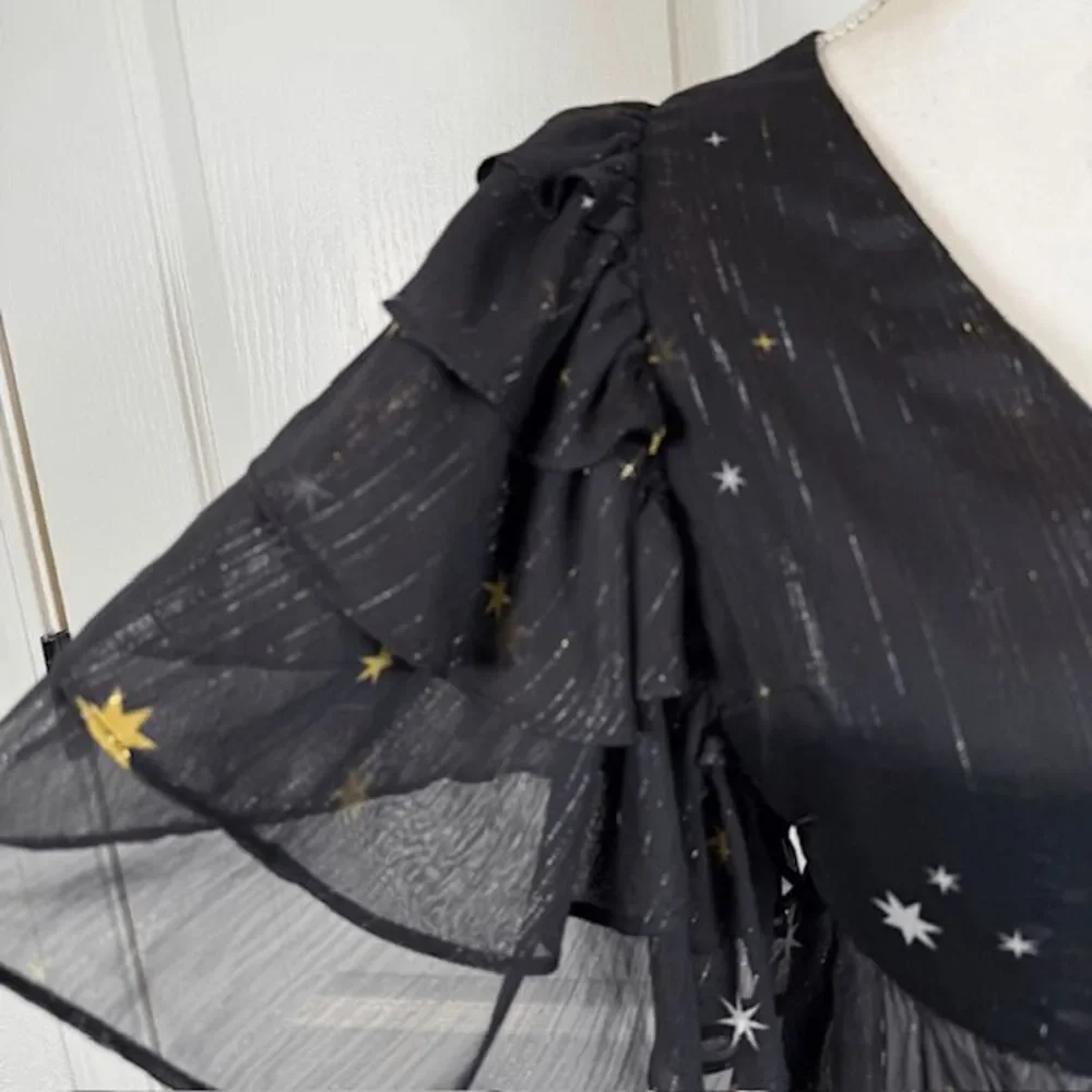 Lovers & Friends Georgie Star Bright Blouse Chiffon Ruffle Black Gold Size Small - Picture 4 of 11